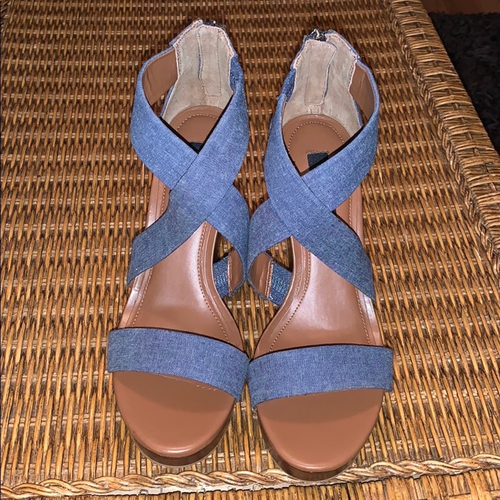White House Black Market Wedges